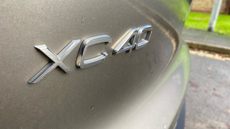 Volvo Xc40 2.0 B4P Inscription 5dr AWD Auto Petrol Estate